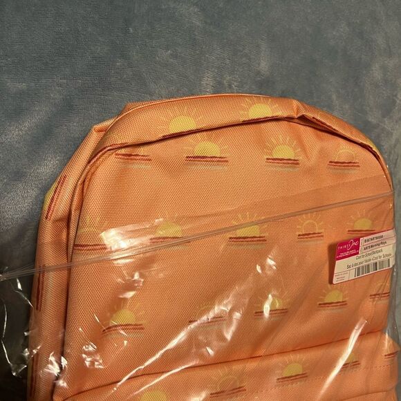 Thirty-One Peach Backpack with Sun Pattern - Picture 3 of 4